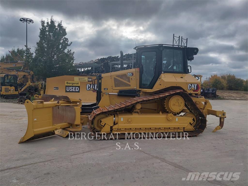 CAT D5 Buldozere pe senile