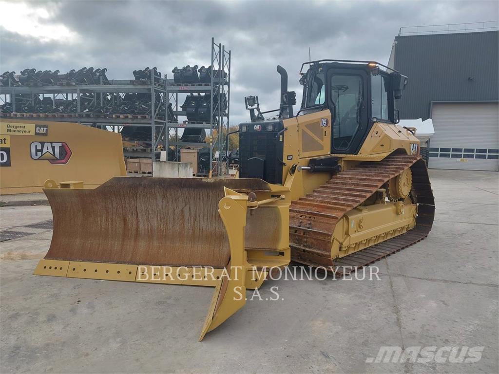 CAT D5 Buldozere pe senile