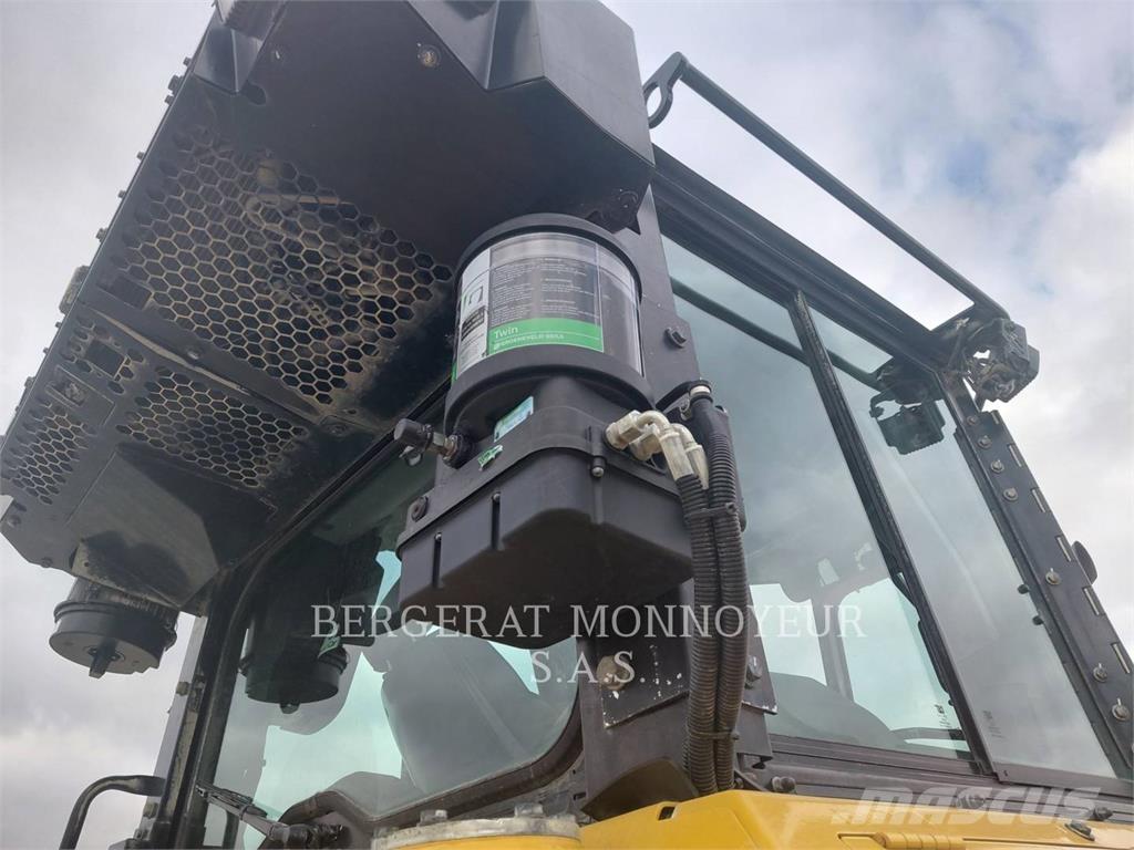 CAT D5 Buldozere pe senile