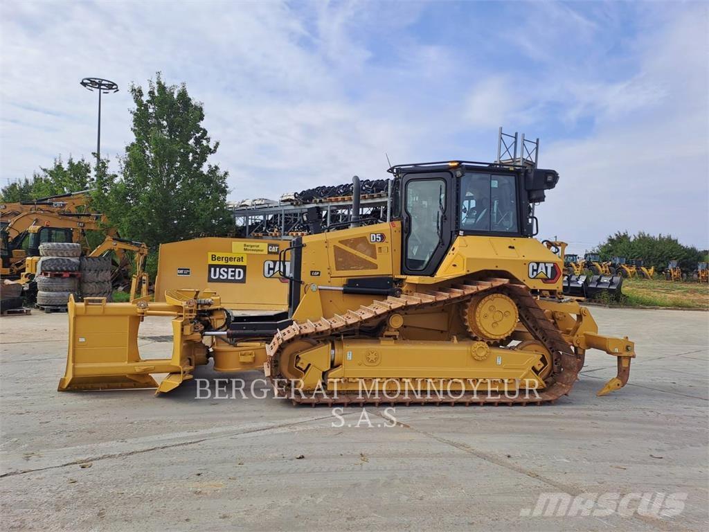 CAT D5 Buldozere pe senile