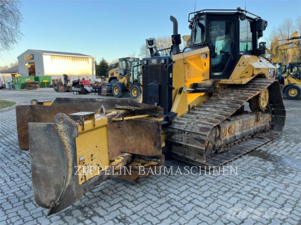 CAT D5 Buldozere pe senile