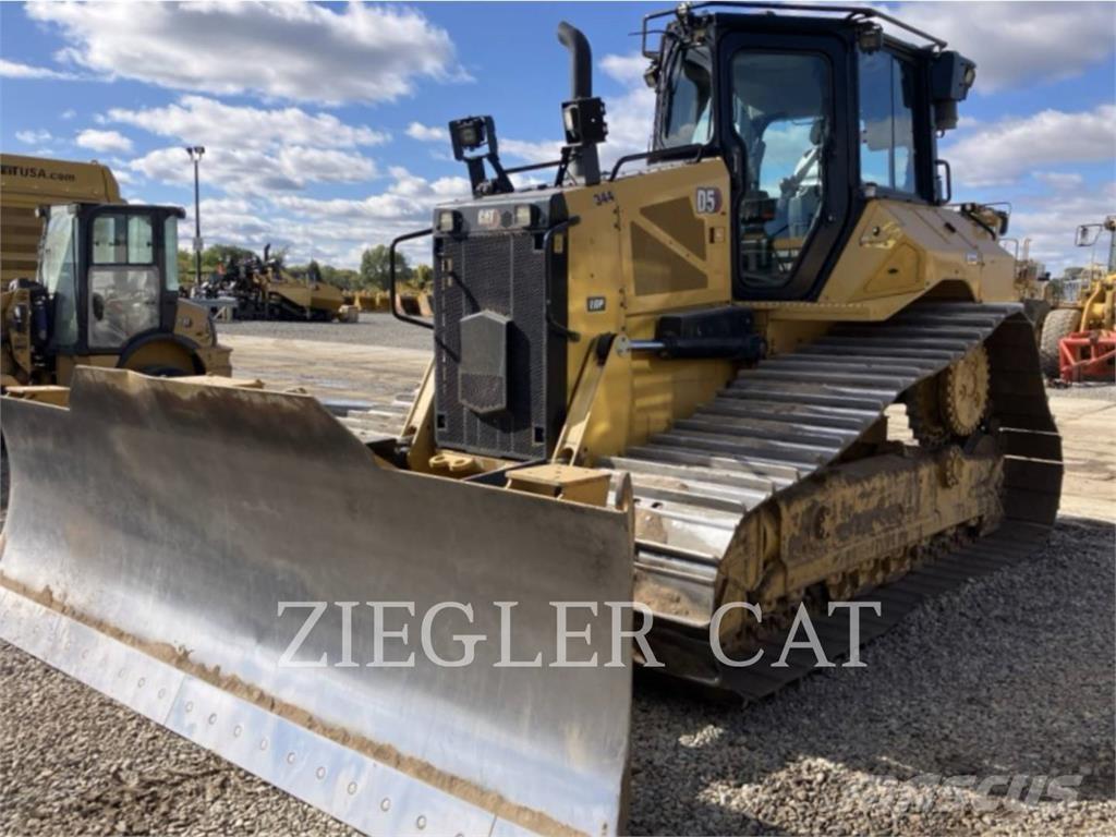 CAT D5 Buldozere pe senile
