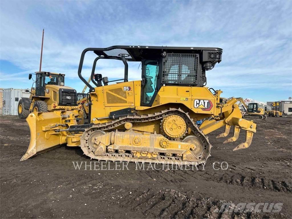 CAT D5-17 XL Buldozere pe senile