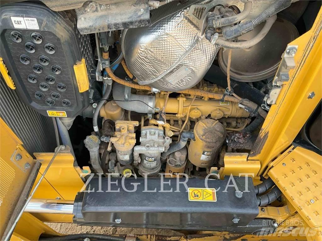 CAT D5-17LGP Buldozere pe senile
