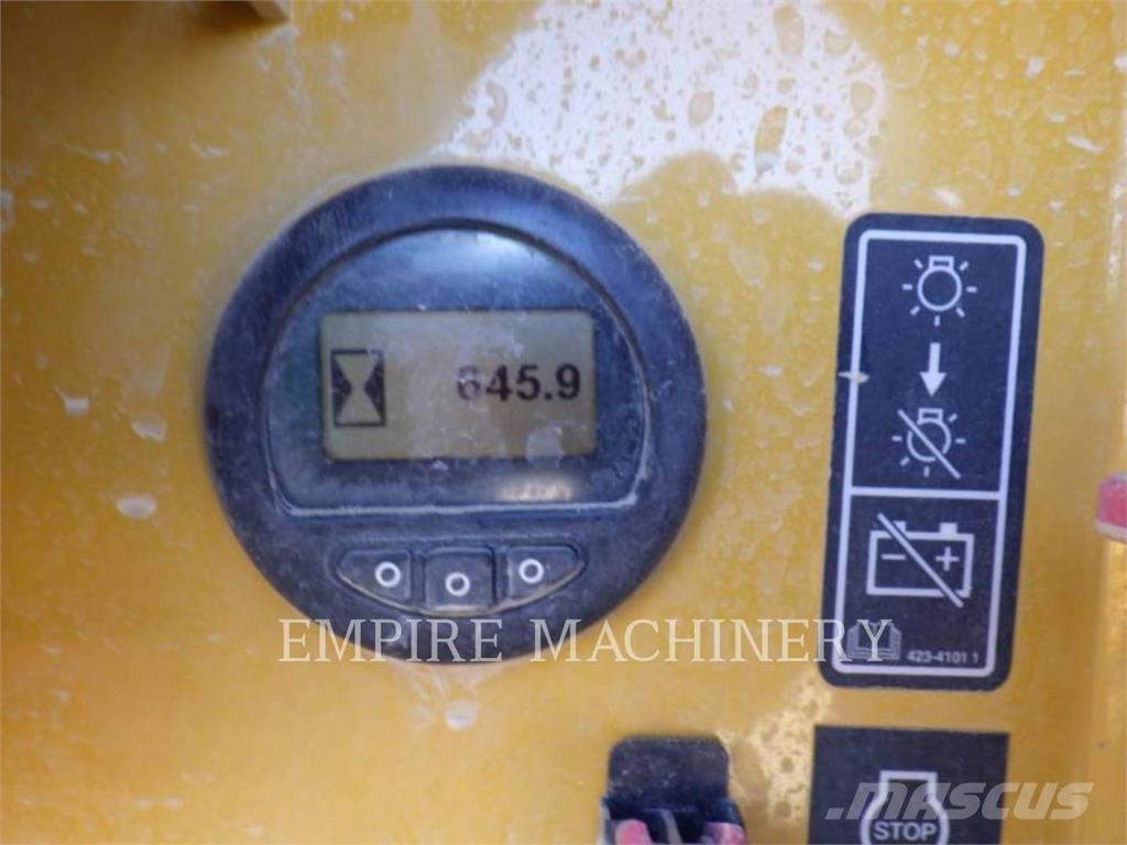 CAT D5-17VP T1 Buldozere pe senile