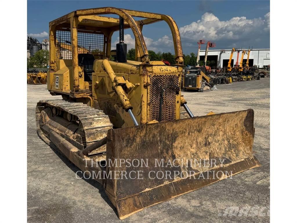 CAT D5B Buldozere pe senile