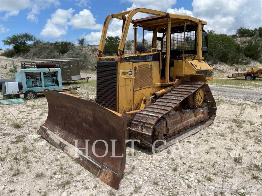 CAT D5M Buldozere pe senile