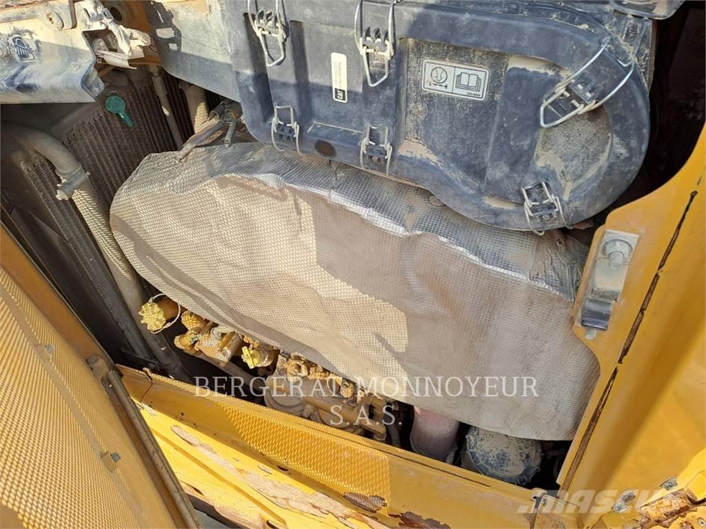 CAT D6 XE Buldozere pe senile