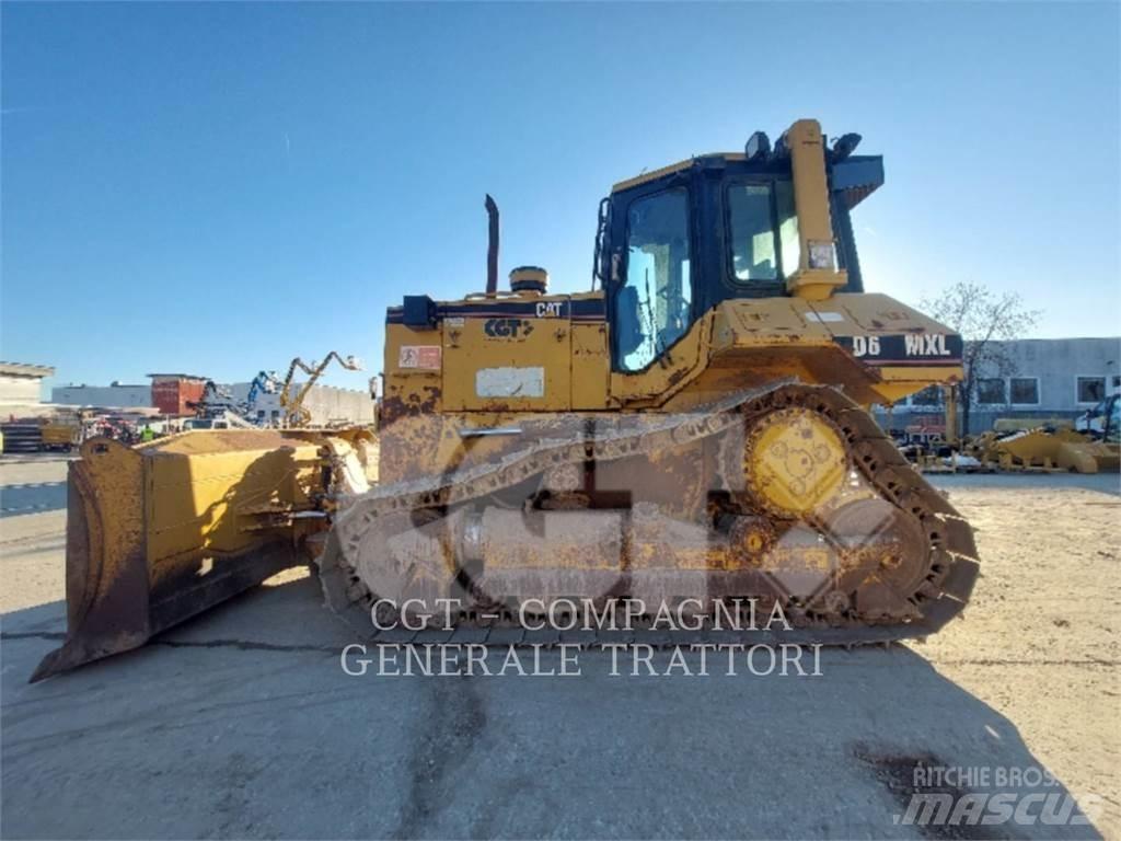 CAT D6M Buldozere pe senile