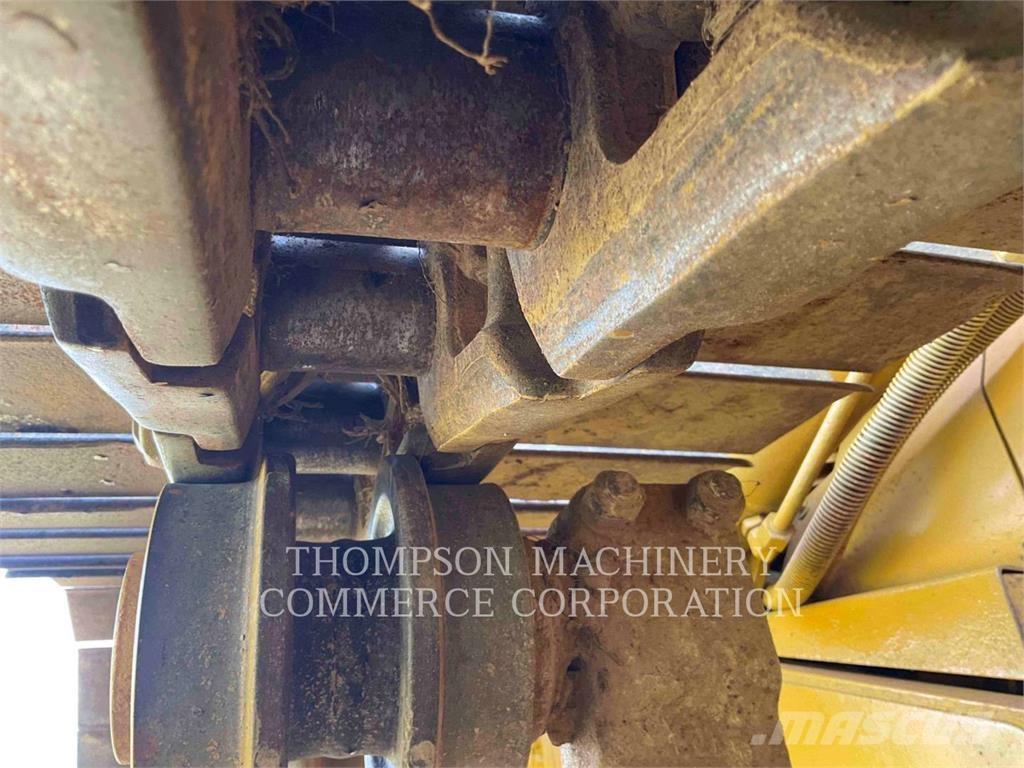 CAT D6M LGP Buldozere pe senile