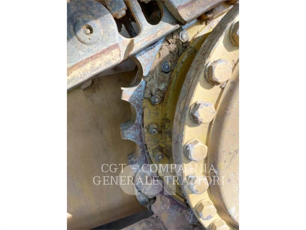CAT D6N Buldozere pe senile
