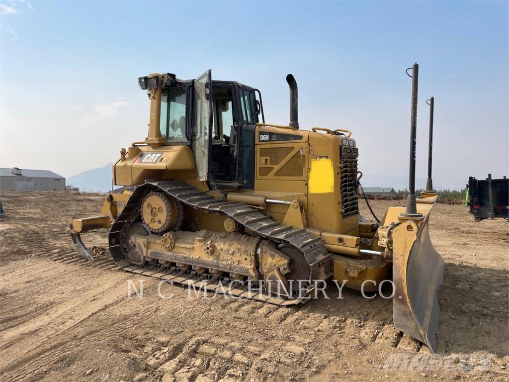 CAT D6N Buldozere pe senile