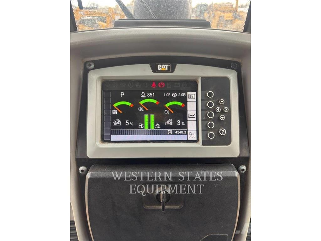 CAT D6N Buldozere pe senile