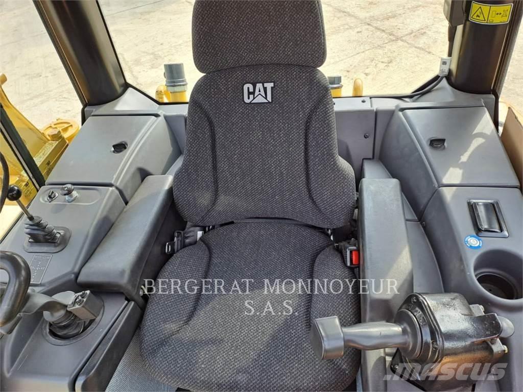CAT D6NLGP Buldozere pe senile
