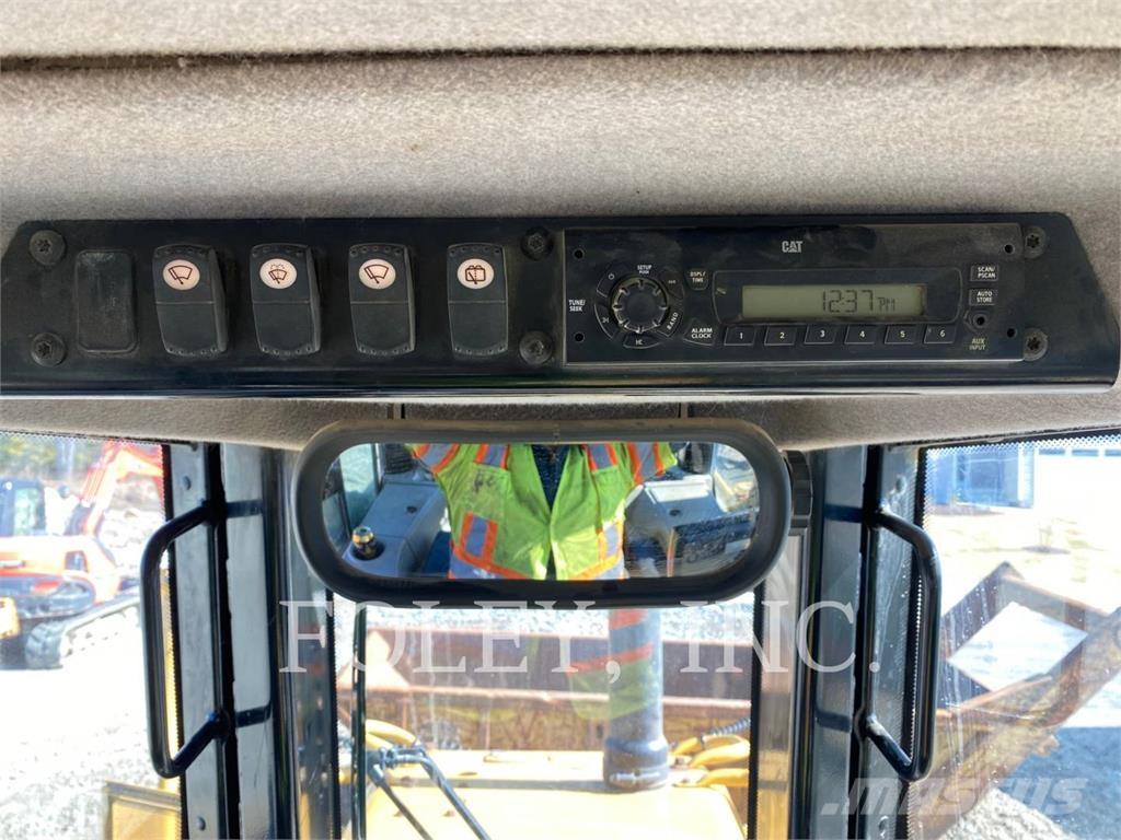 CAT D6NLGP Buldozere pe senile