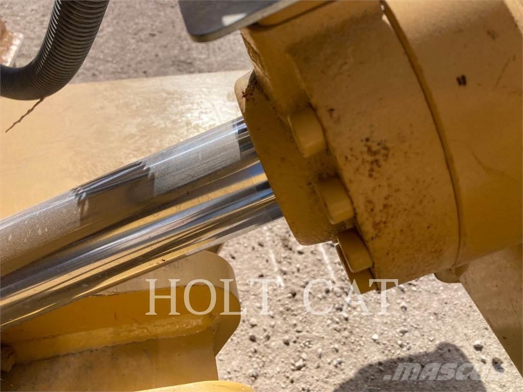 CAT D6NXL Buldozere pe senile