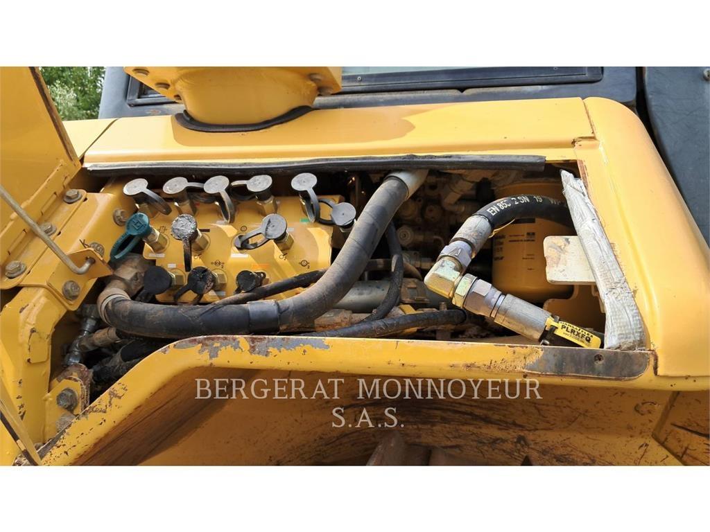 CAT D6NXL Buldozere pe senile