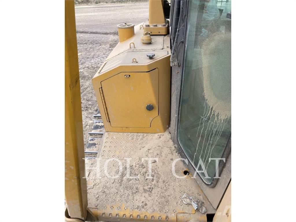 CAT D6T Buldozere pe senile
