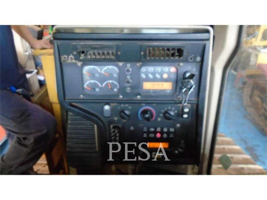 CAT D6T Buldozere pe senile