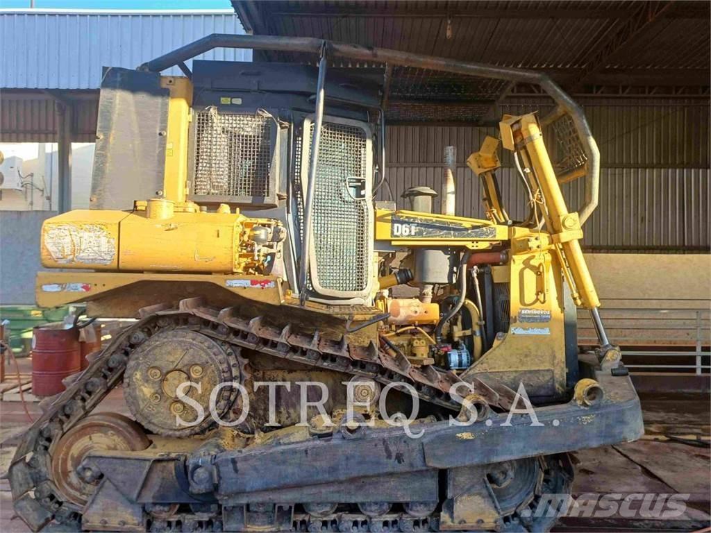 CAT D6T Buldozere pe senile
