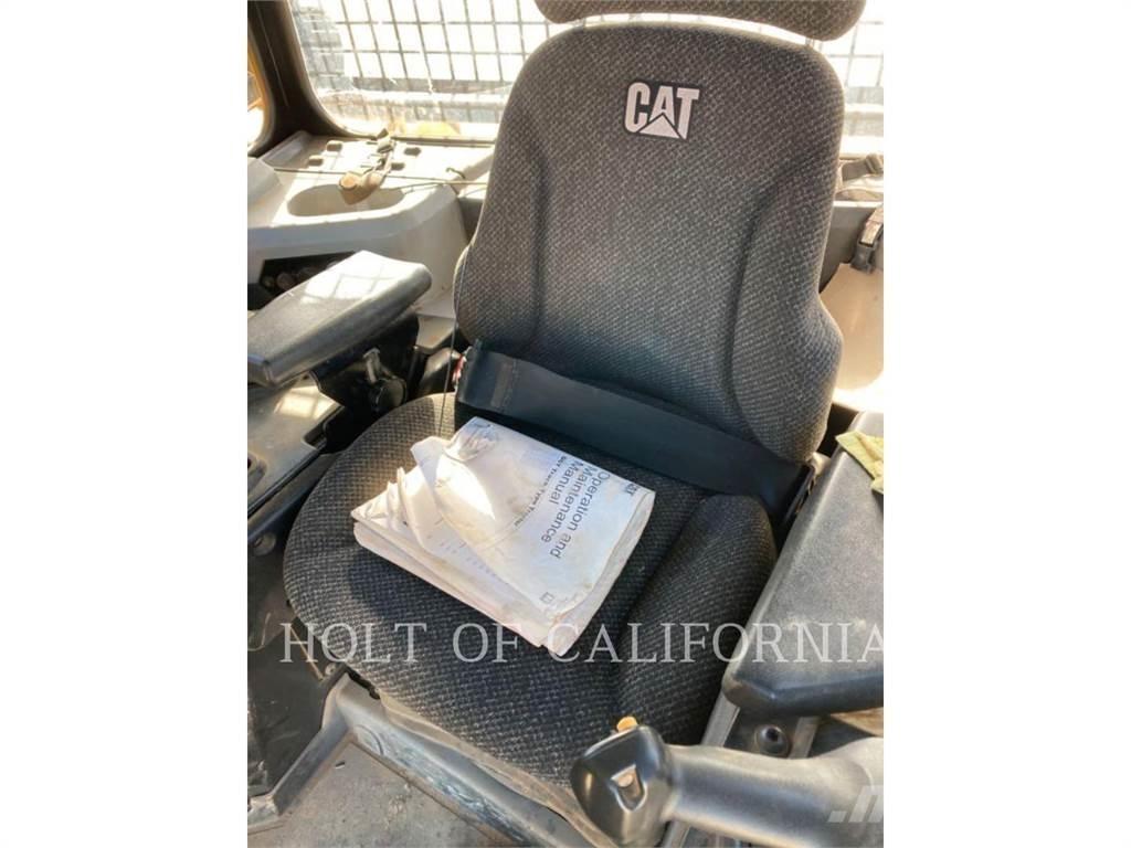 CAT D6T Buldozere pe senile