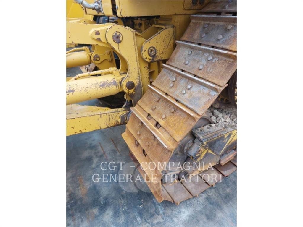 CAT D6T Buldozere pe senile