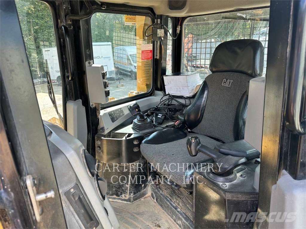 CAT D6T Buldozere pe senile