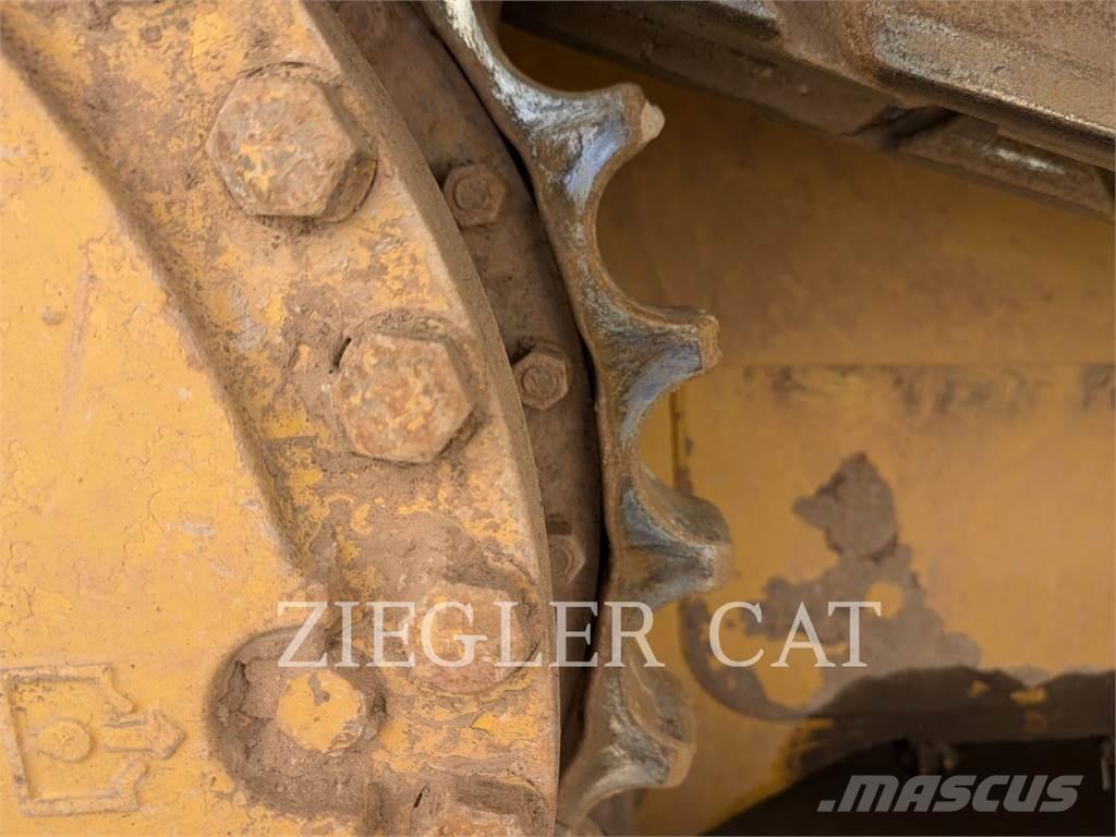 CAT D6T Buldozere pe senile