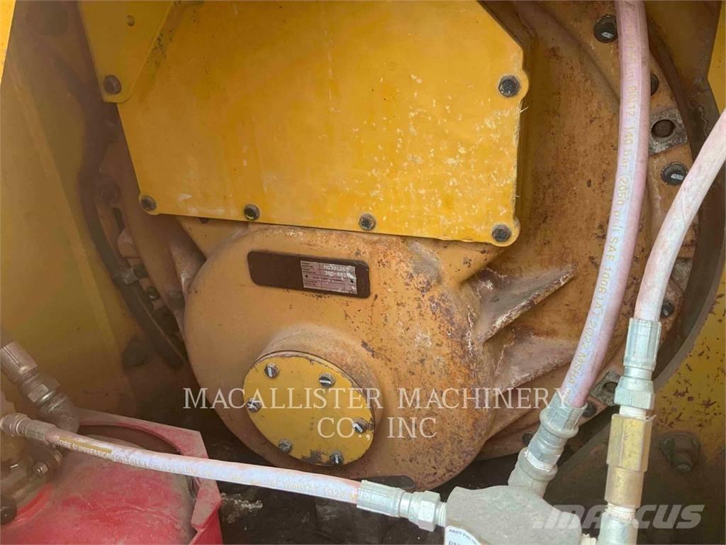 CAT D6T Buldozere pe senile