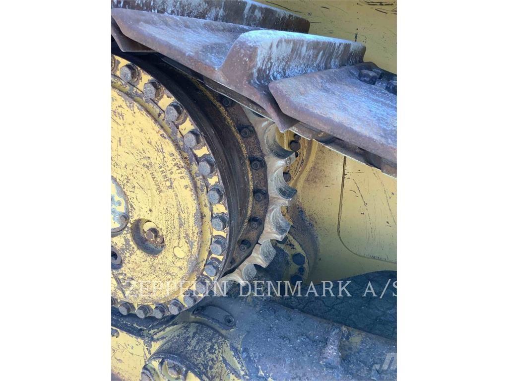 CAT D6T Buldozere pe senile