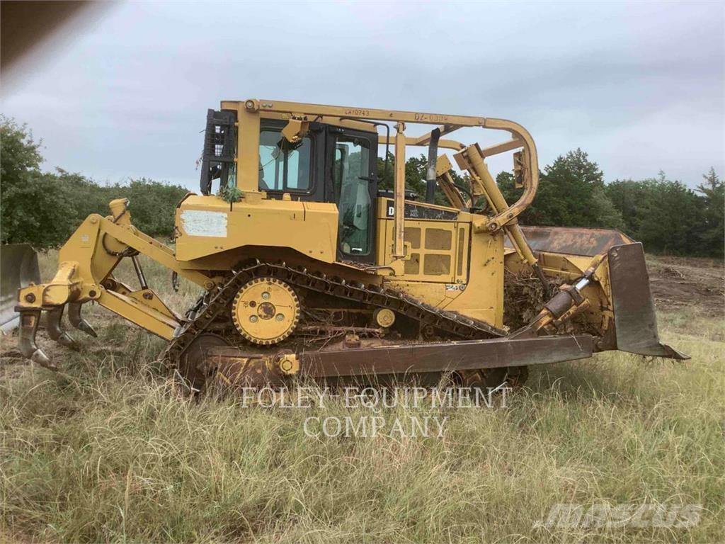 CAT D6T Buldozere pe senile