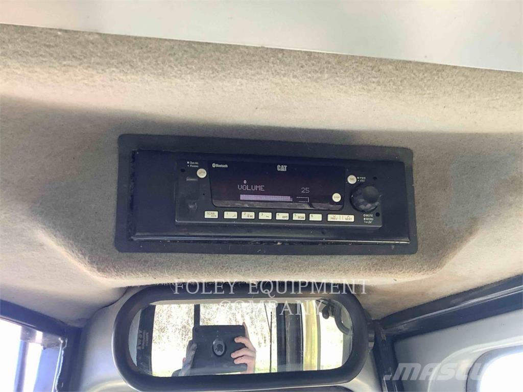 CAT D6T Buldozere pe senile