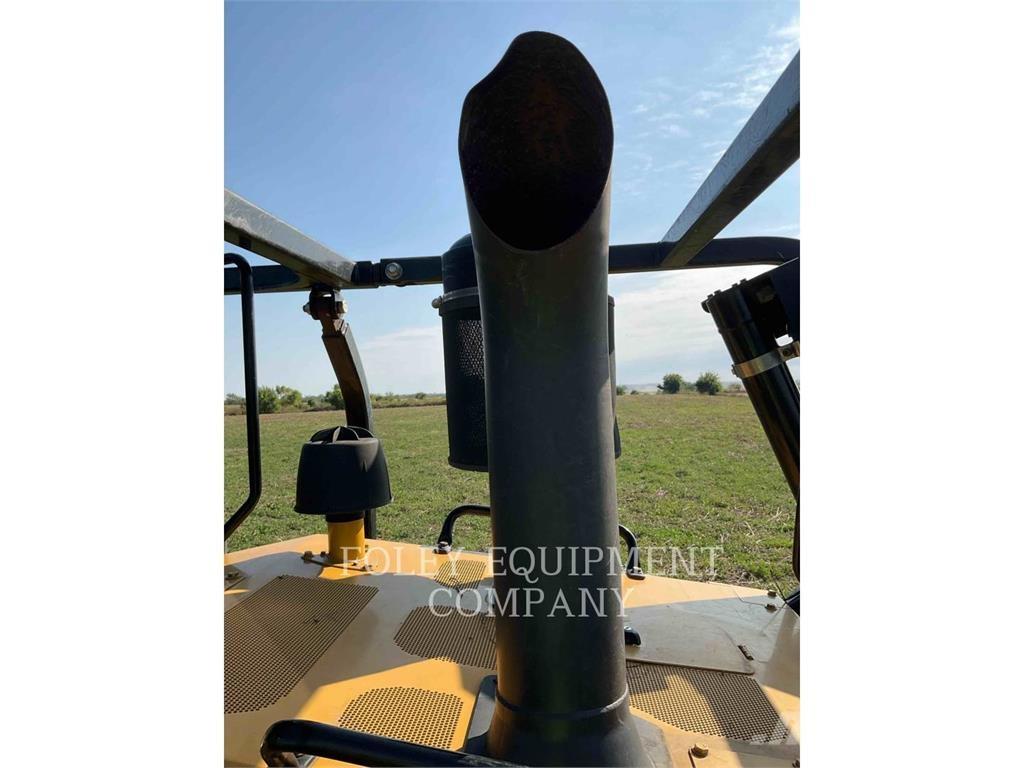 CAT D6T Buldozere pe senile