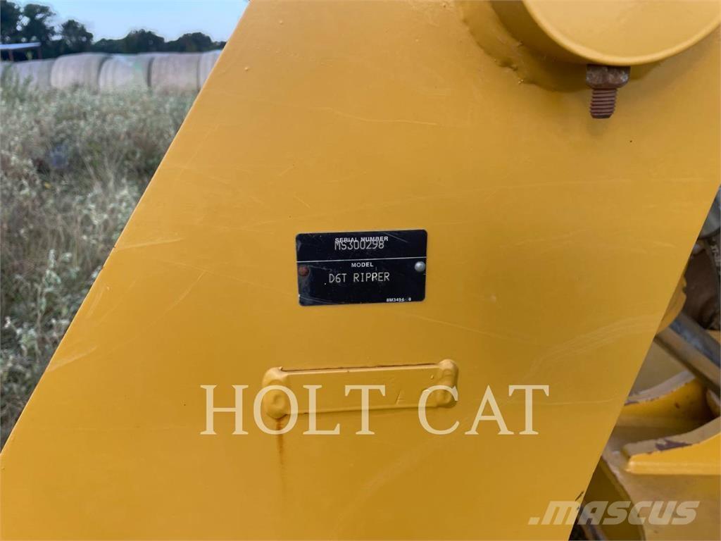 CAT D6T Buldozere pe senile