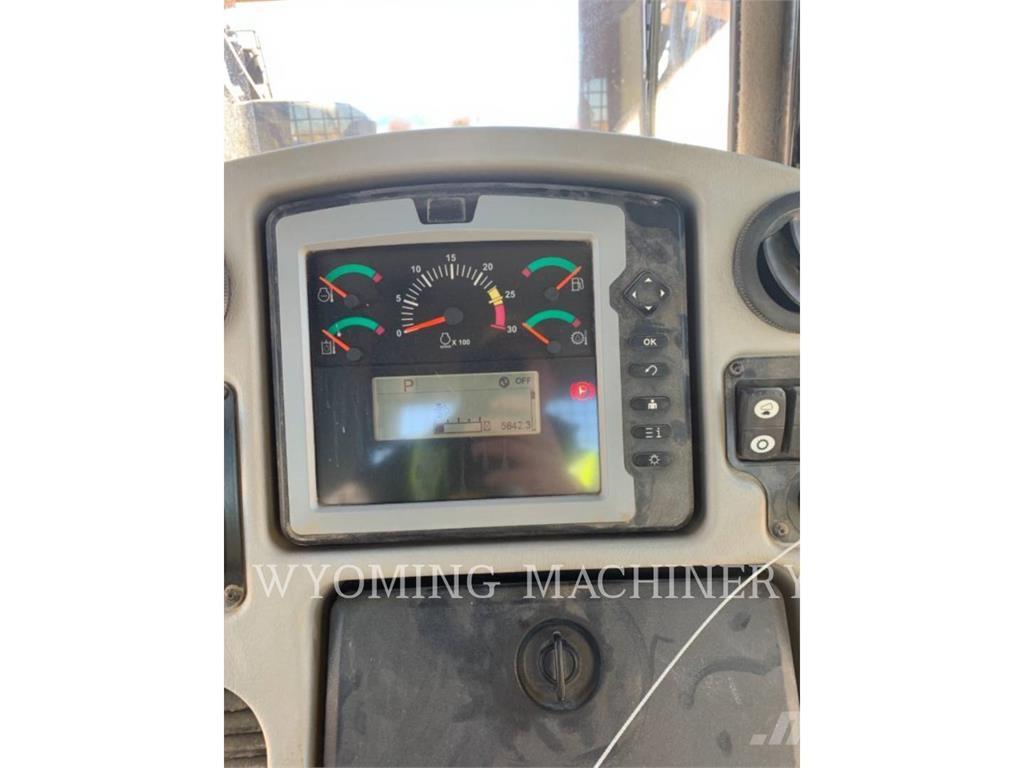 CAT D6T Buldozere pe senile