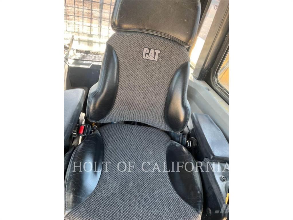 CAT D6T LGP Buldozere pe senile