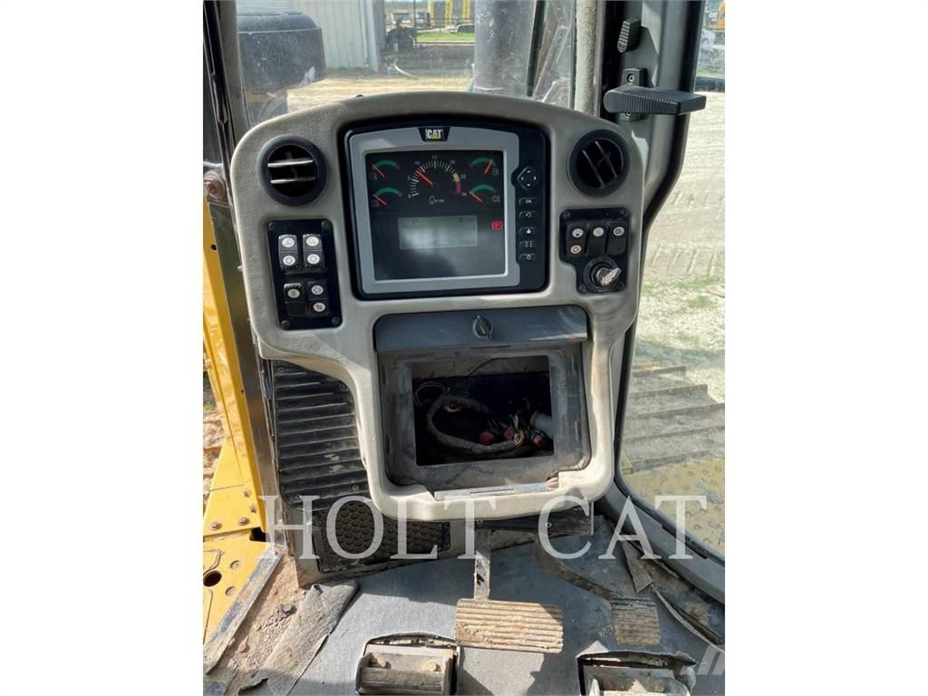 CAT D6T XWVPRI Buldozere pe senile