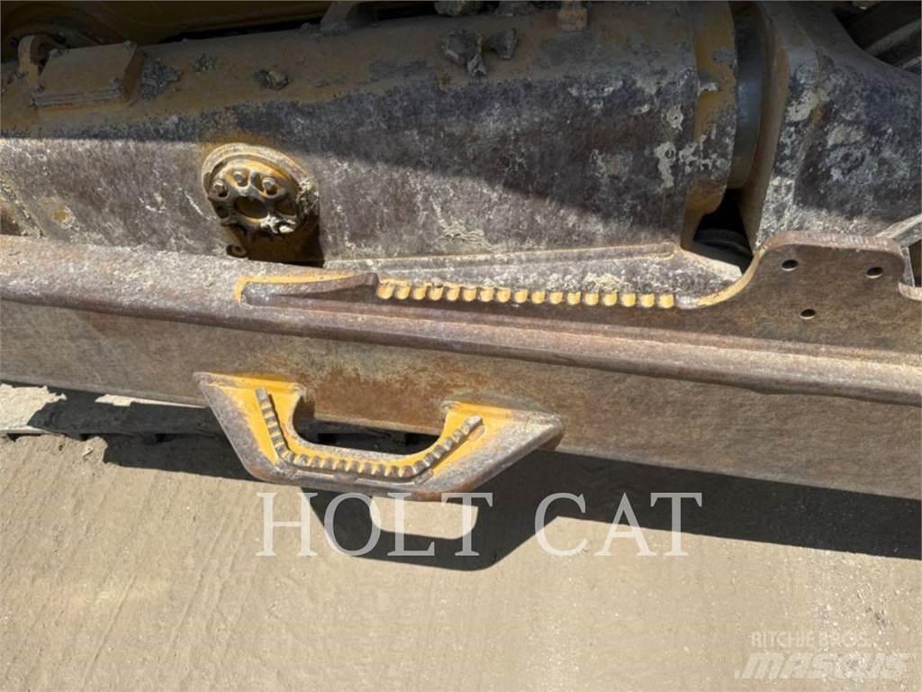 CAT D7 Buldozere pe senile