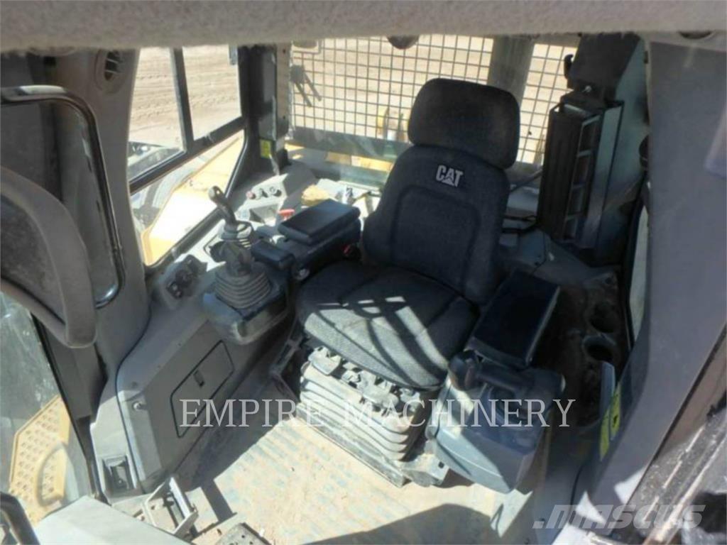 CAT D7E Buldozere pe senile