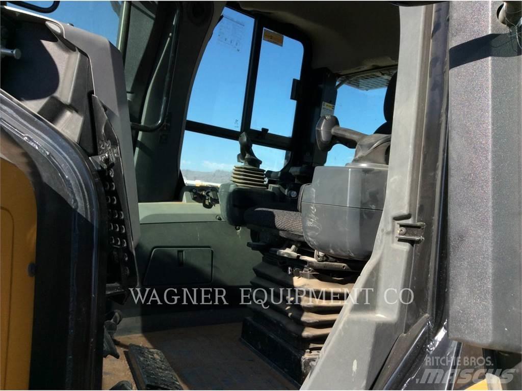 CAT D7E Buldozere pe senile