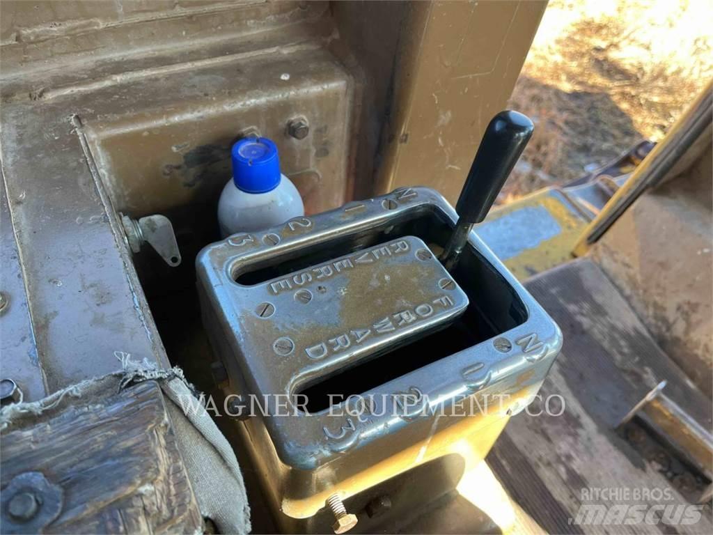 CAT D7G Buldozere pe senile