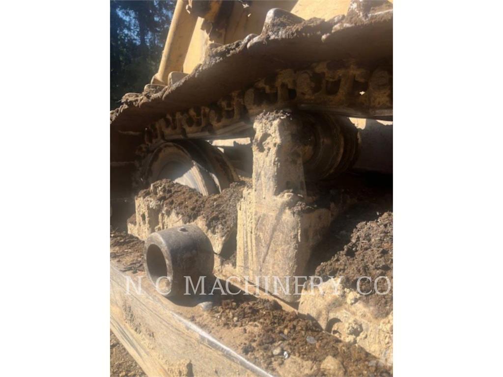 CAT D7G Buldozere pe senile