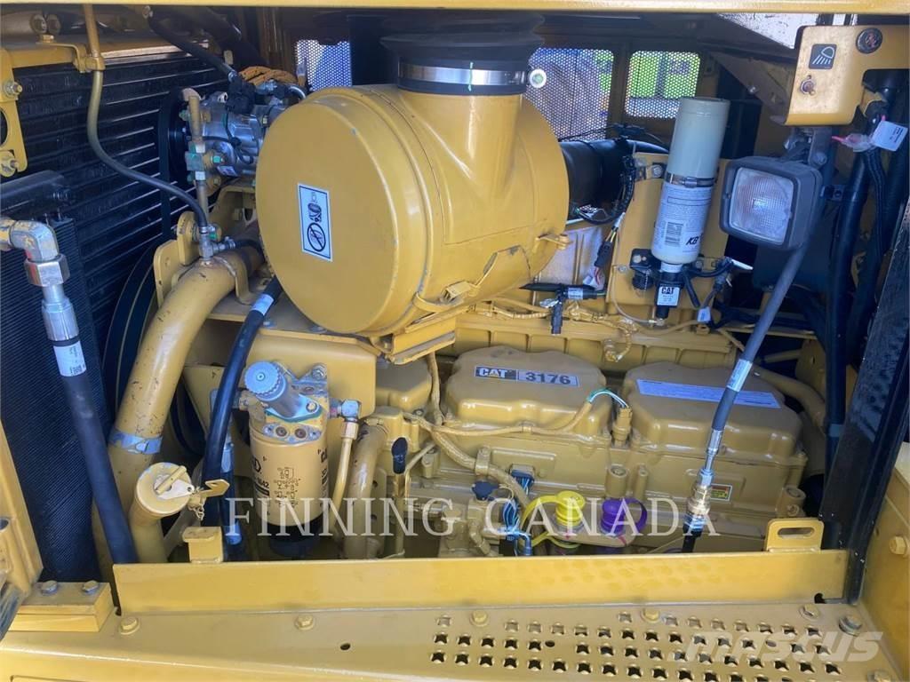 CAT D7R II Buldozere pe senile