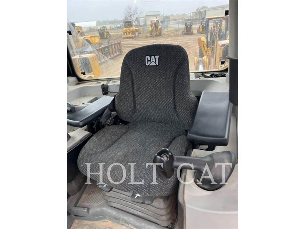 CAT D8 Buldozere pe senile