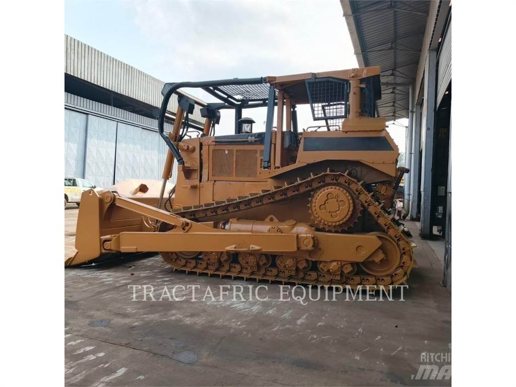 CAT D8N Buldozere pe senile