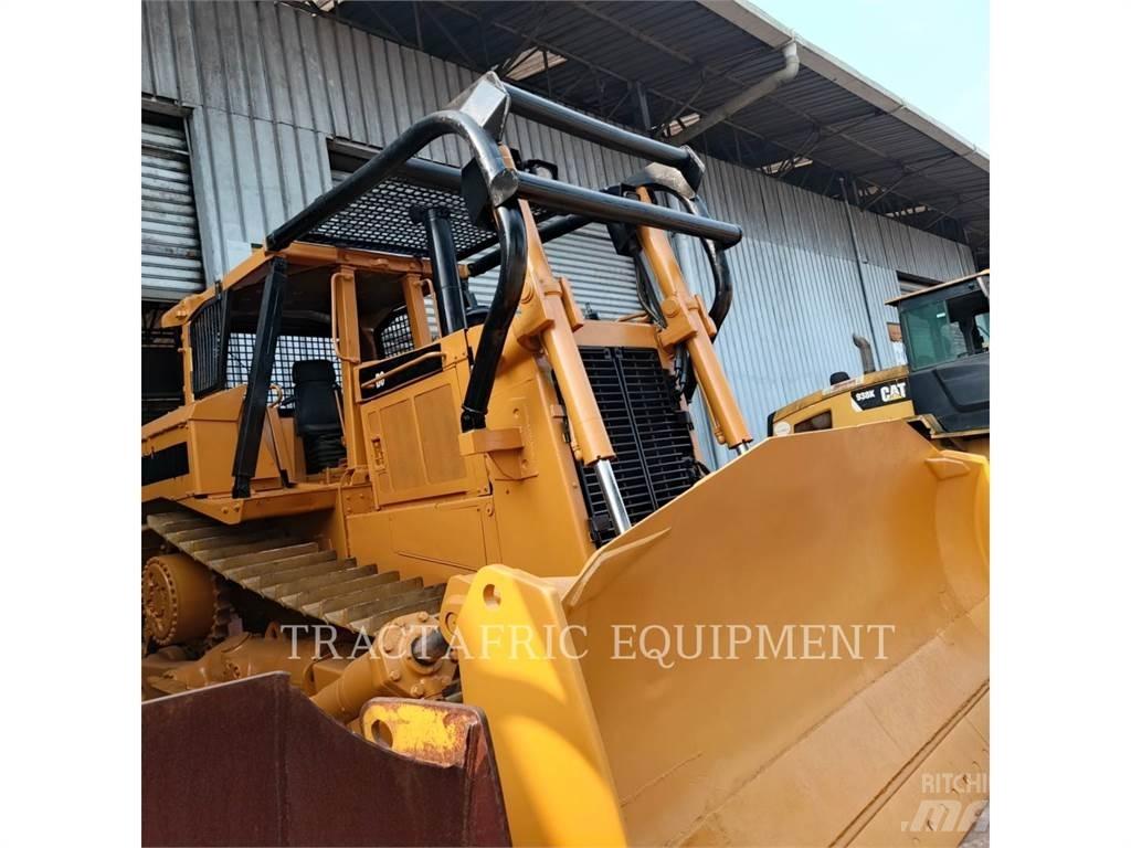 CAT D8N Buldozere pe senile