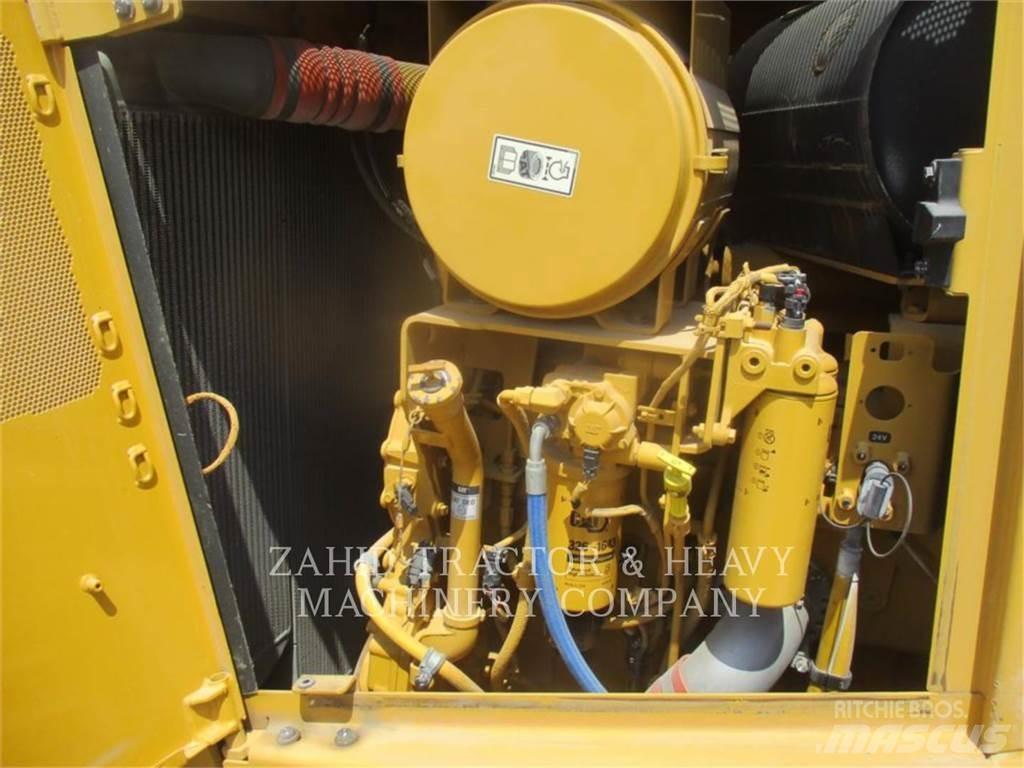 CAT D8T Buldozere pe senile