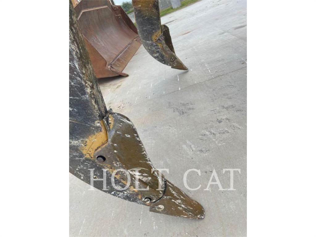 CAT D8T Buldozere pe senile