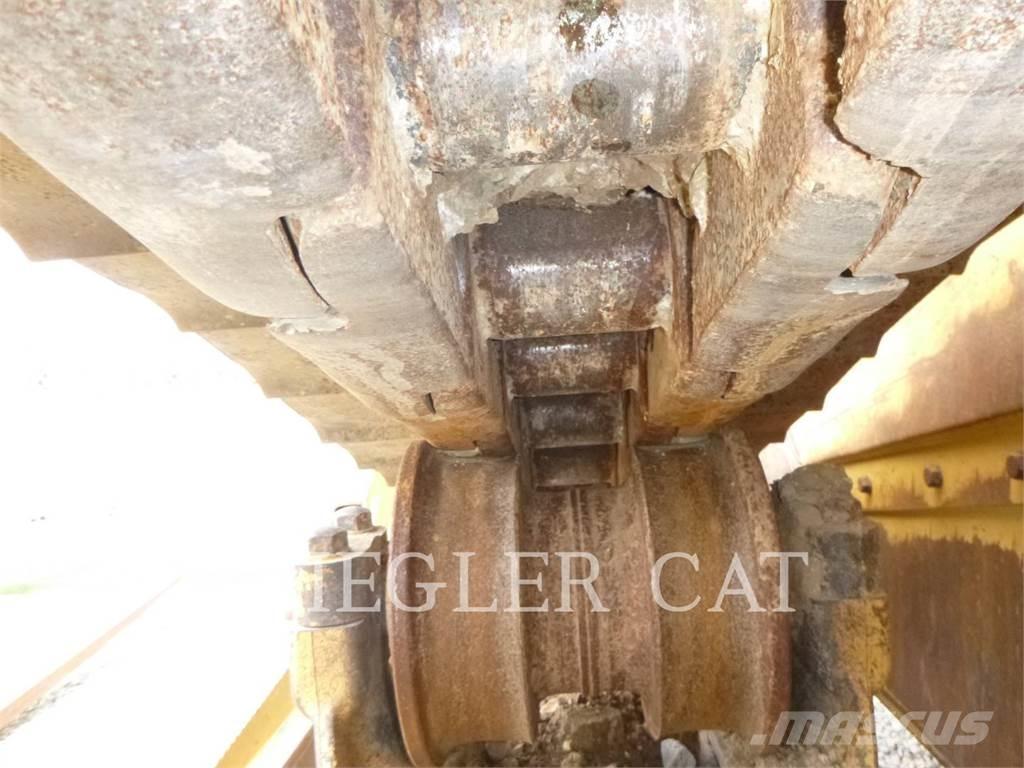CAT D8T Buldozere pe senile