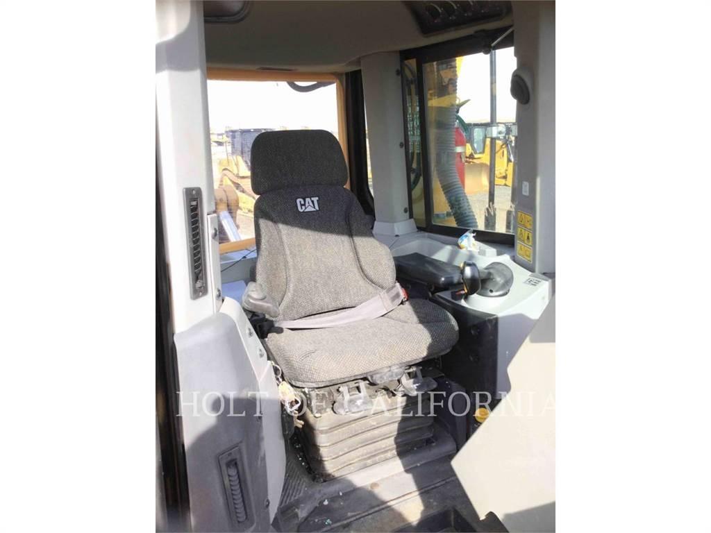 CAT D8T Buldozere pe senile